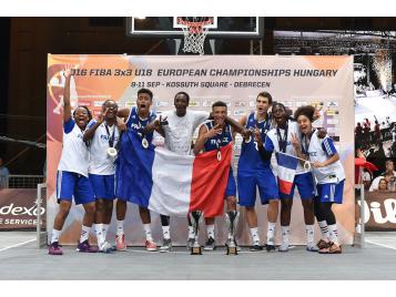 Les deux équipes de France 3X3 U18