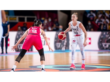 Alix Duchet et les Bleues défient la Russie - Photo : Julien Bacot/FFBB
