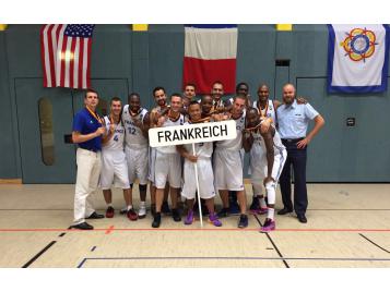 Les Bleus avec leur 1ère médaille d'argent