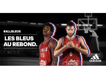 Mickaël Gélabale et Antoine Diot avec le maillot rouge de l'Equipe de France Maillot rouge Equipe de France