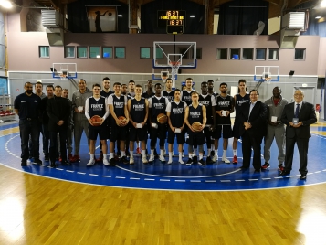 L'Equipe de France U20 M mercredi lors de la remise de récompenses à l'INSEP