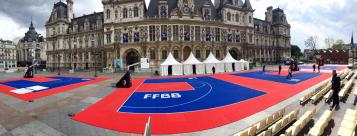 Parvis de l'hôtel de ville 