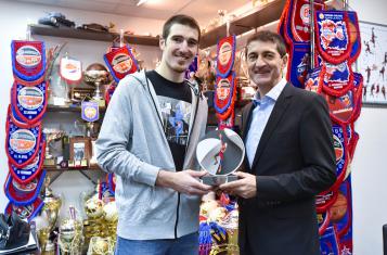 Nando De Colo et Jean-Pierre Siutat
