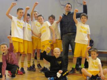 Guilhem avec son équipe de U11, vainqueur du championnat départemental d'Ille et Villaine